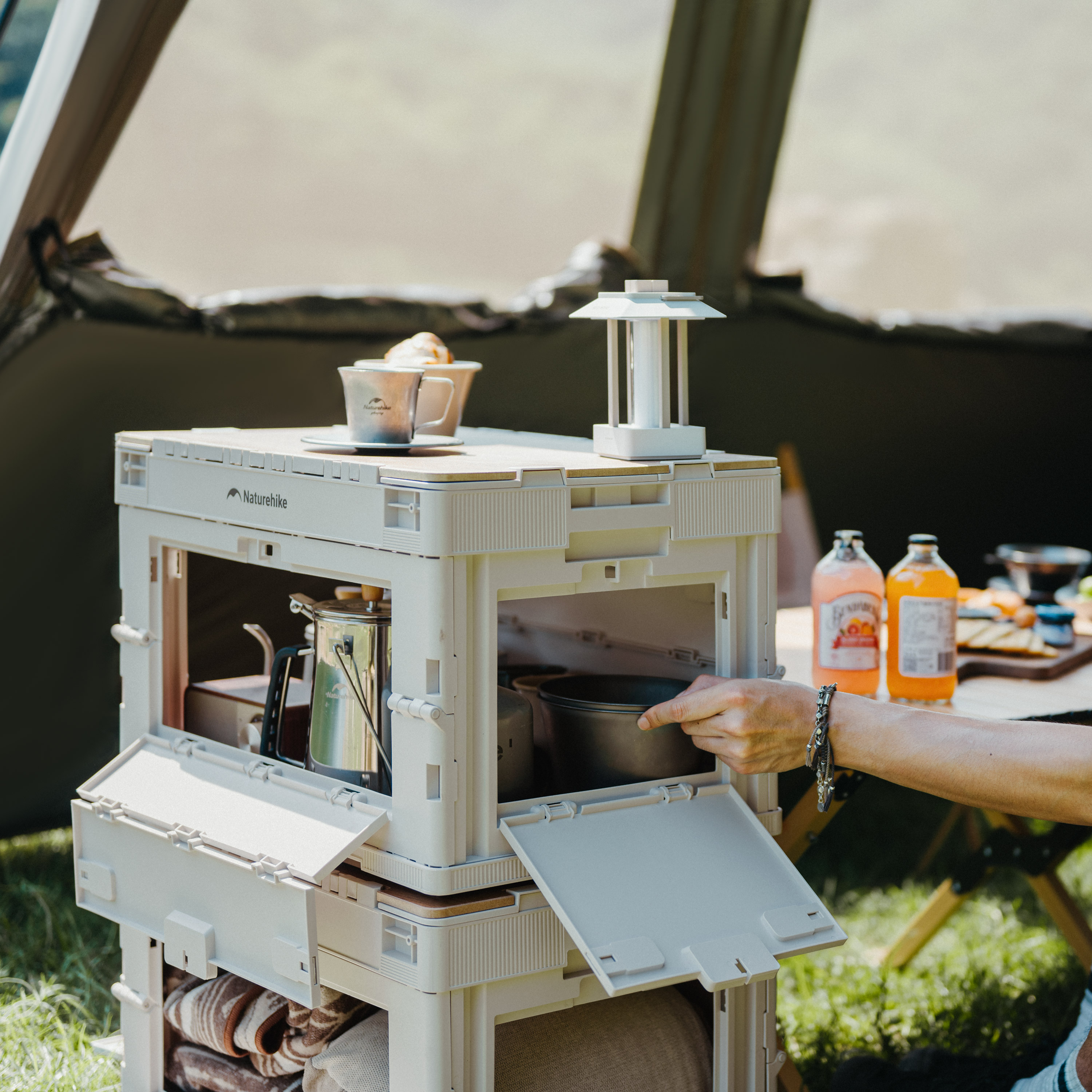 Naturehike skladovací box s doskou 52l - krémový